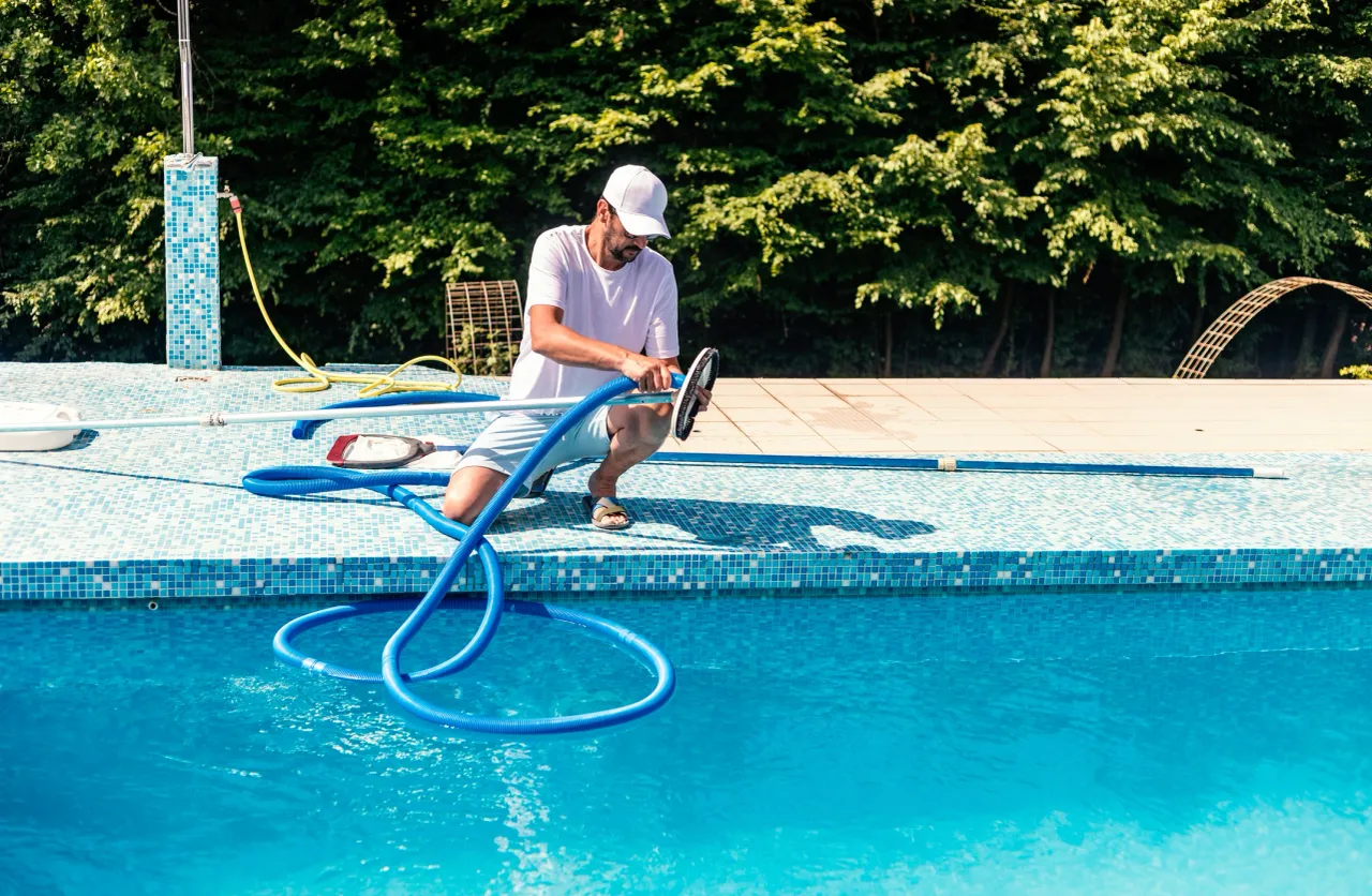Himsuta Pools pool cleaning service